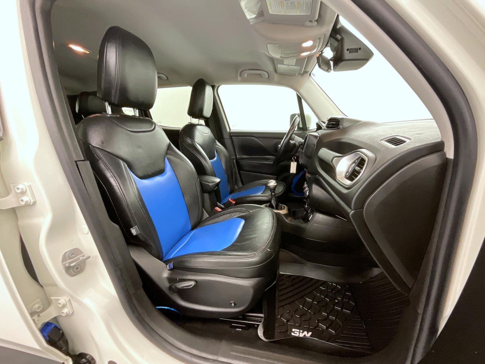 2015 Jeep Renegade Latitude photo 13