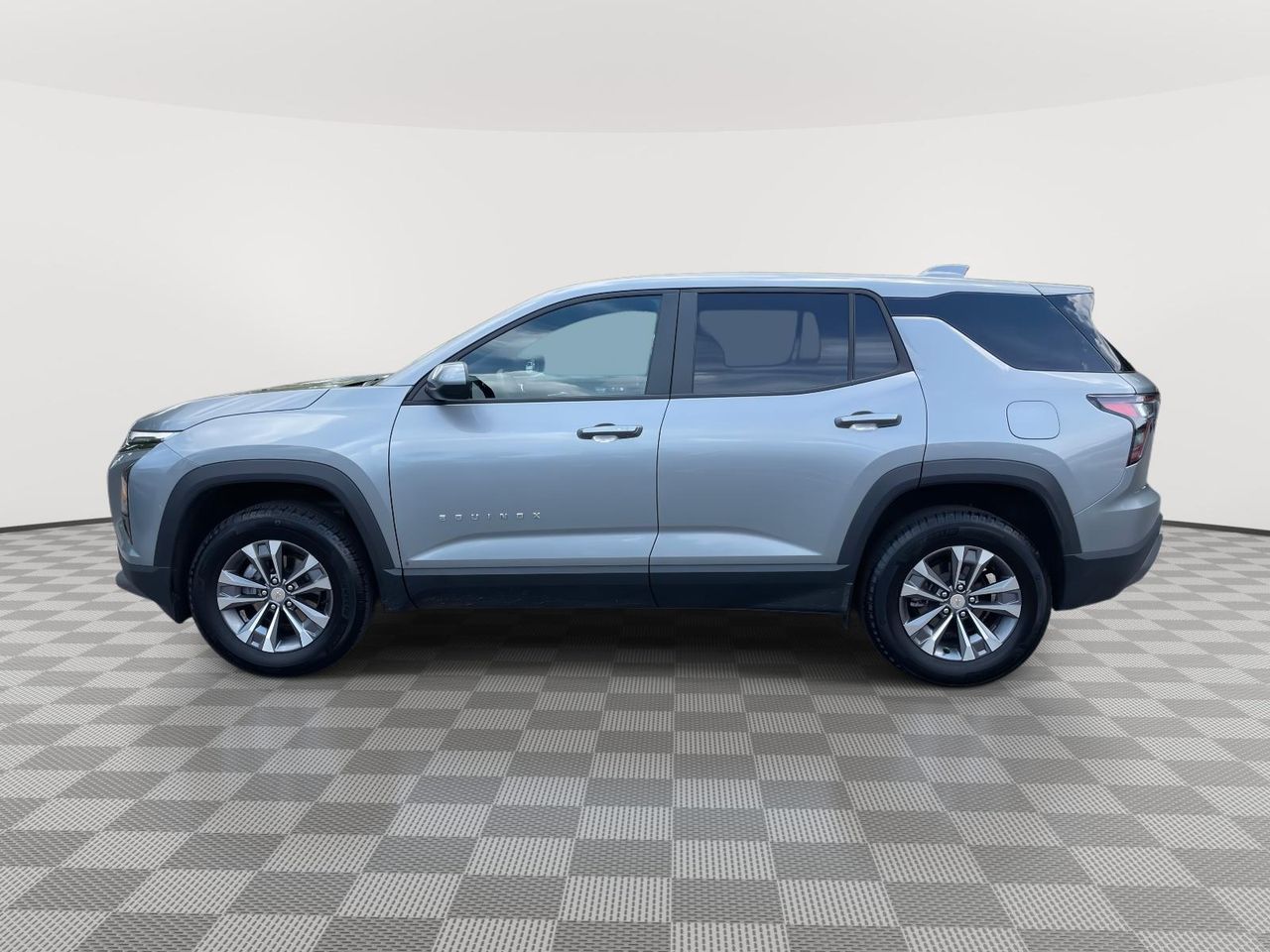 2025 Chevrolet Equinox LT photo 4