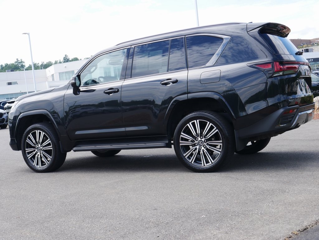 2024 Lexus LX 600 Luxury photo 5