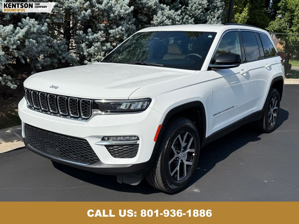 2024 Jeep Grand Cherokee Limited photo 3