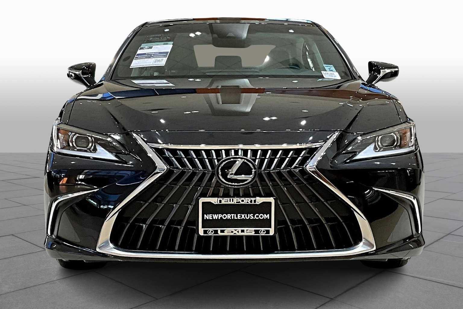 2025 Lexus ES 300h photo 3
