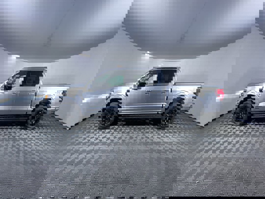 2025 Ford F-150 Lariat photo 3