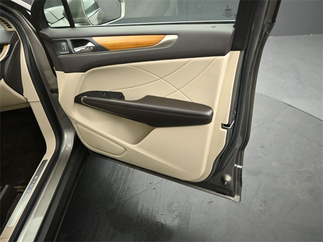 2017 LINCOLN MKC - Image 32