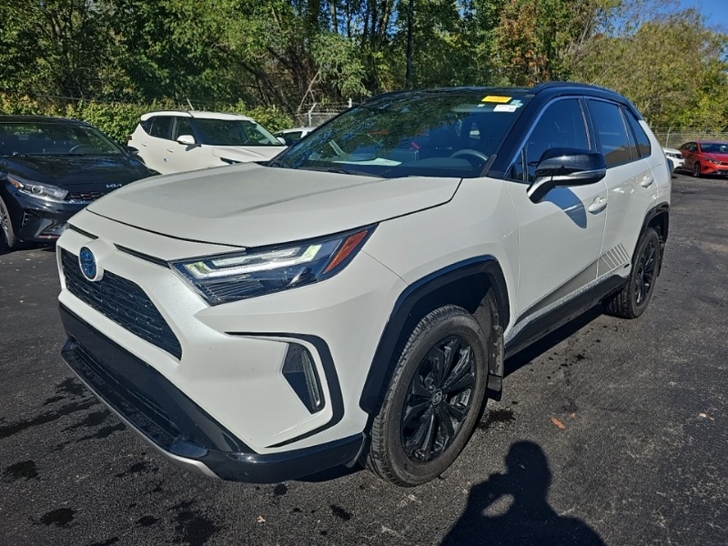2023 Toyota RAV4 Hybrid XSE photo 3