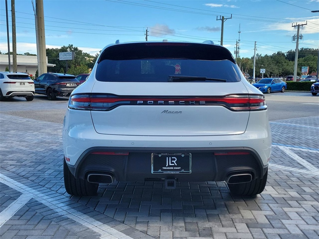 2024 Porsche Macan T photo 4