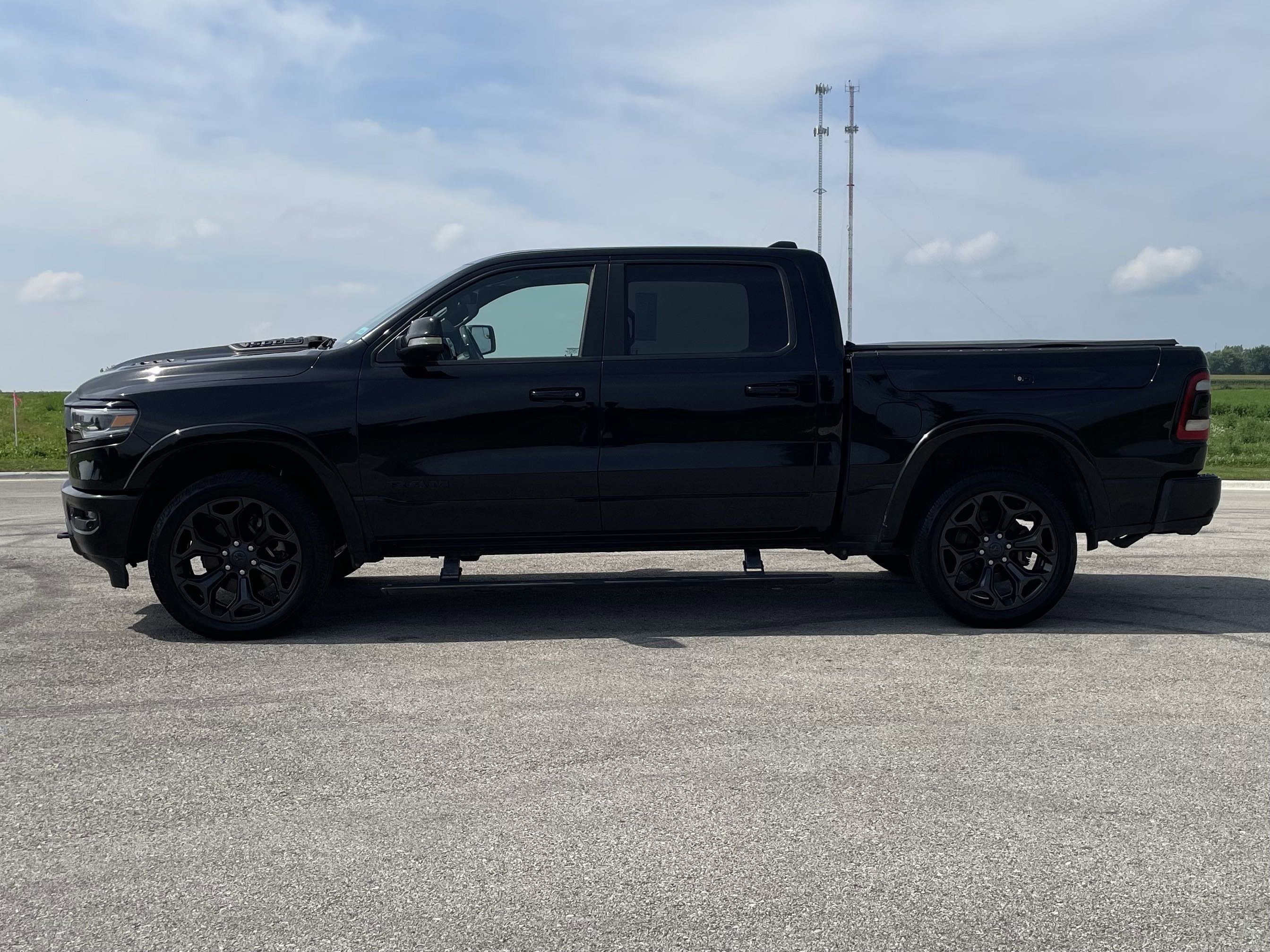 2021 Ram 1500 Limited photo 9