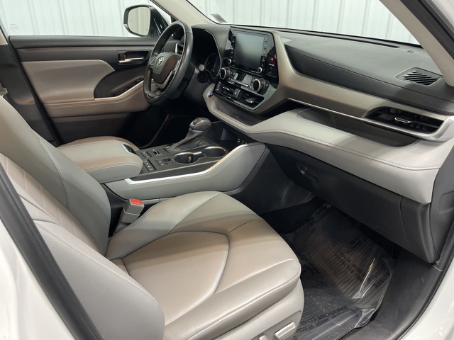 2022 Toyota Highlander XLE photo 19