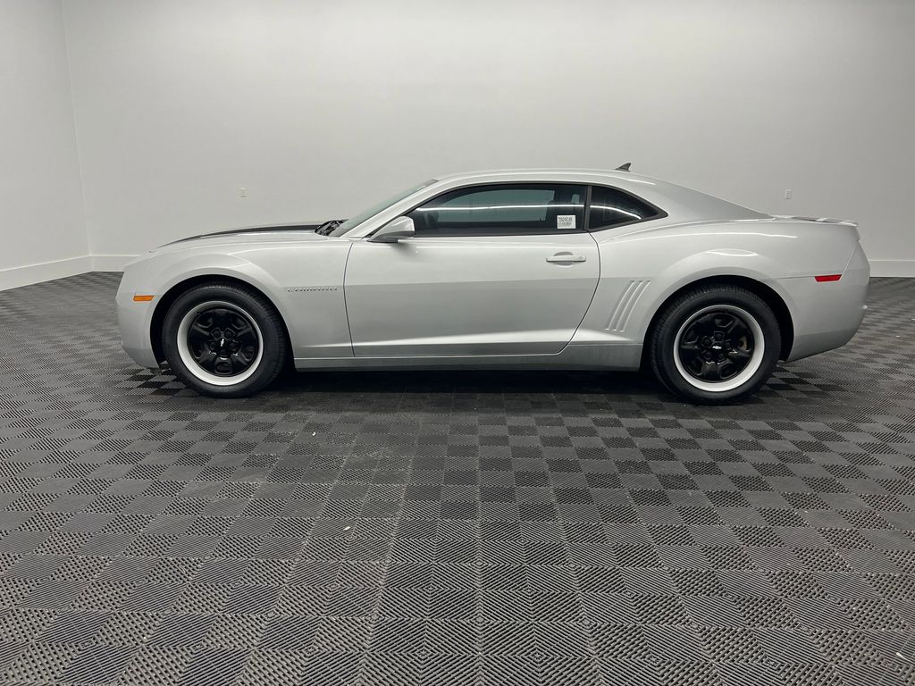 2013 Chevrolet Camaro 1LS photo 2