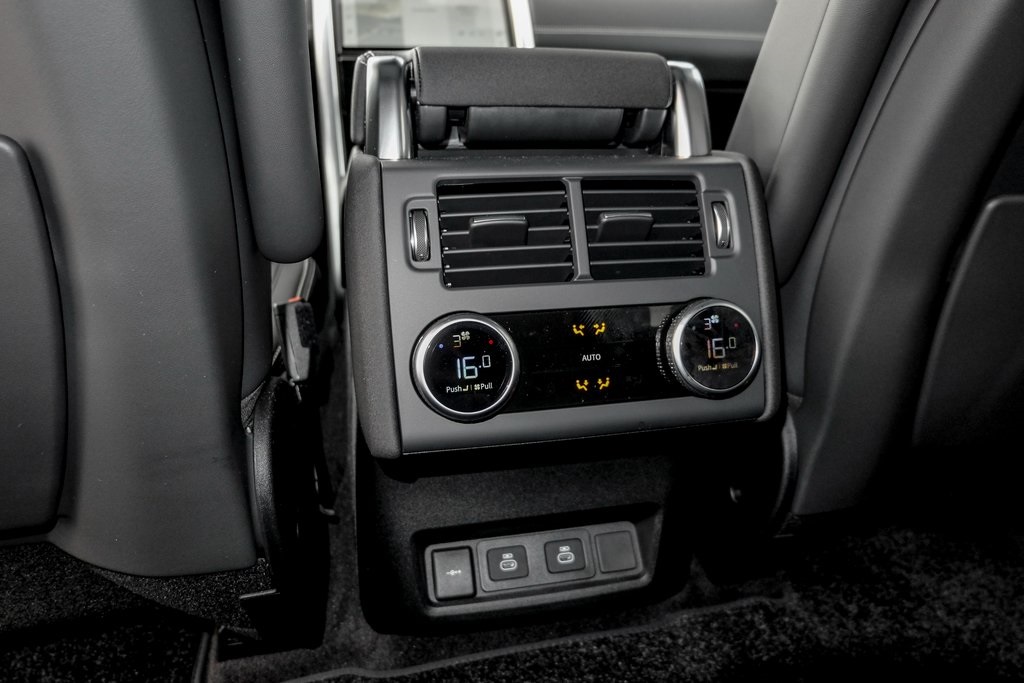 2025 Land Rover Discovery SE photo 15