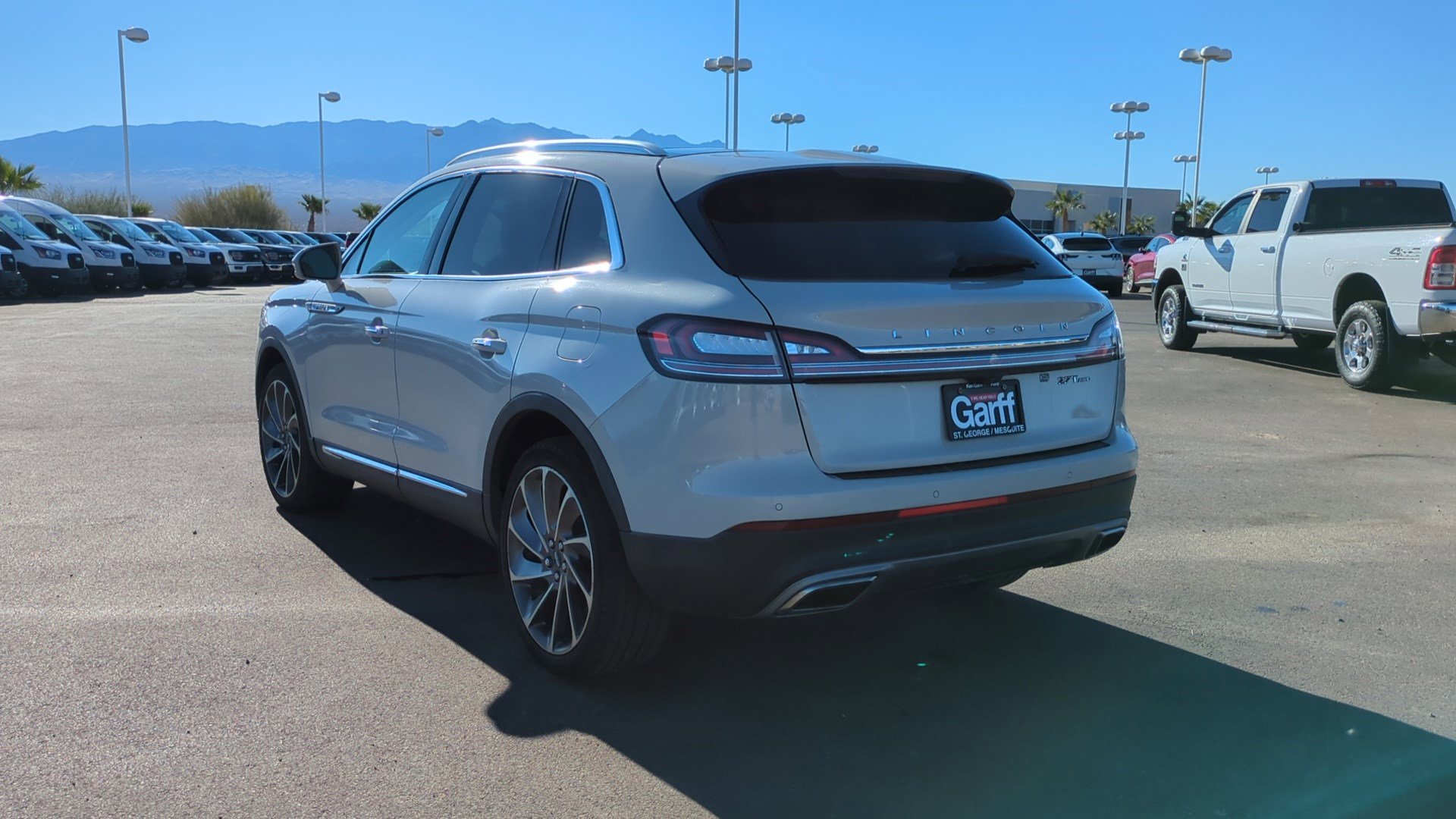 2020 Lincoln Nautilus Reserve photo 4