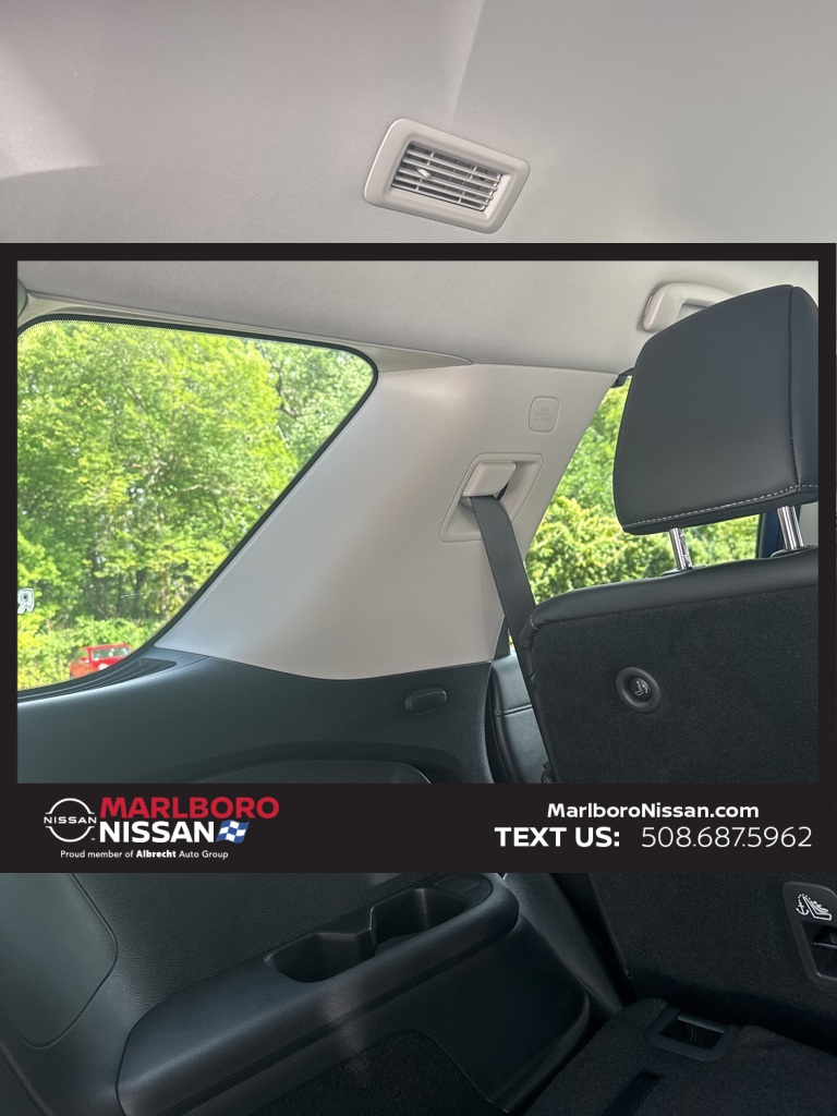 2025 Nissan Pathfinder SL photo 15