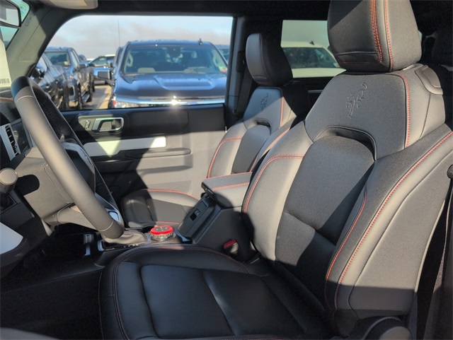 2025 Ford Bronco First Edition photo 7