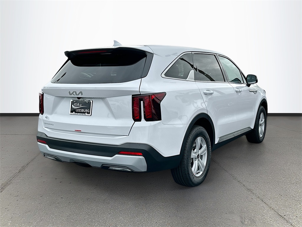 2026 Kia Sorento LX photo 4