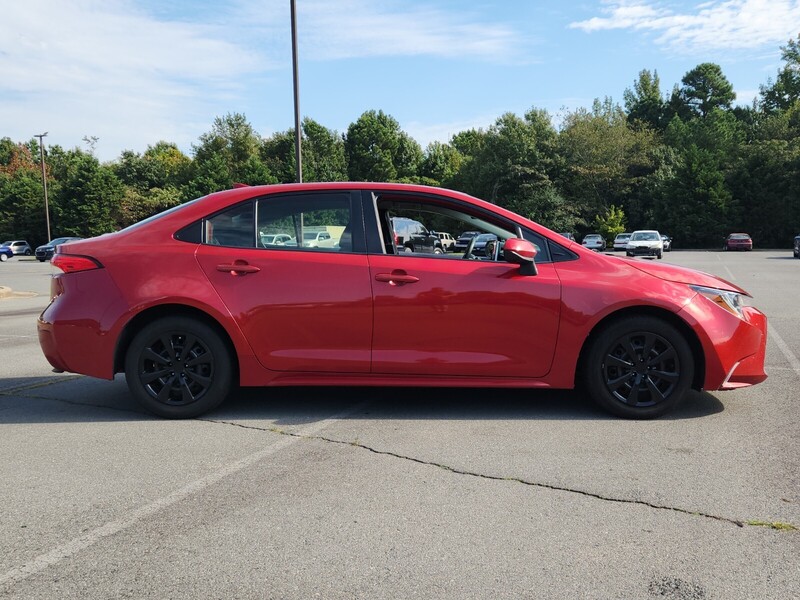 2020 Toyota Corolla LE photo 2