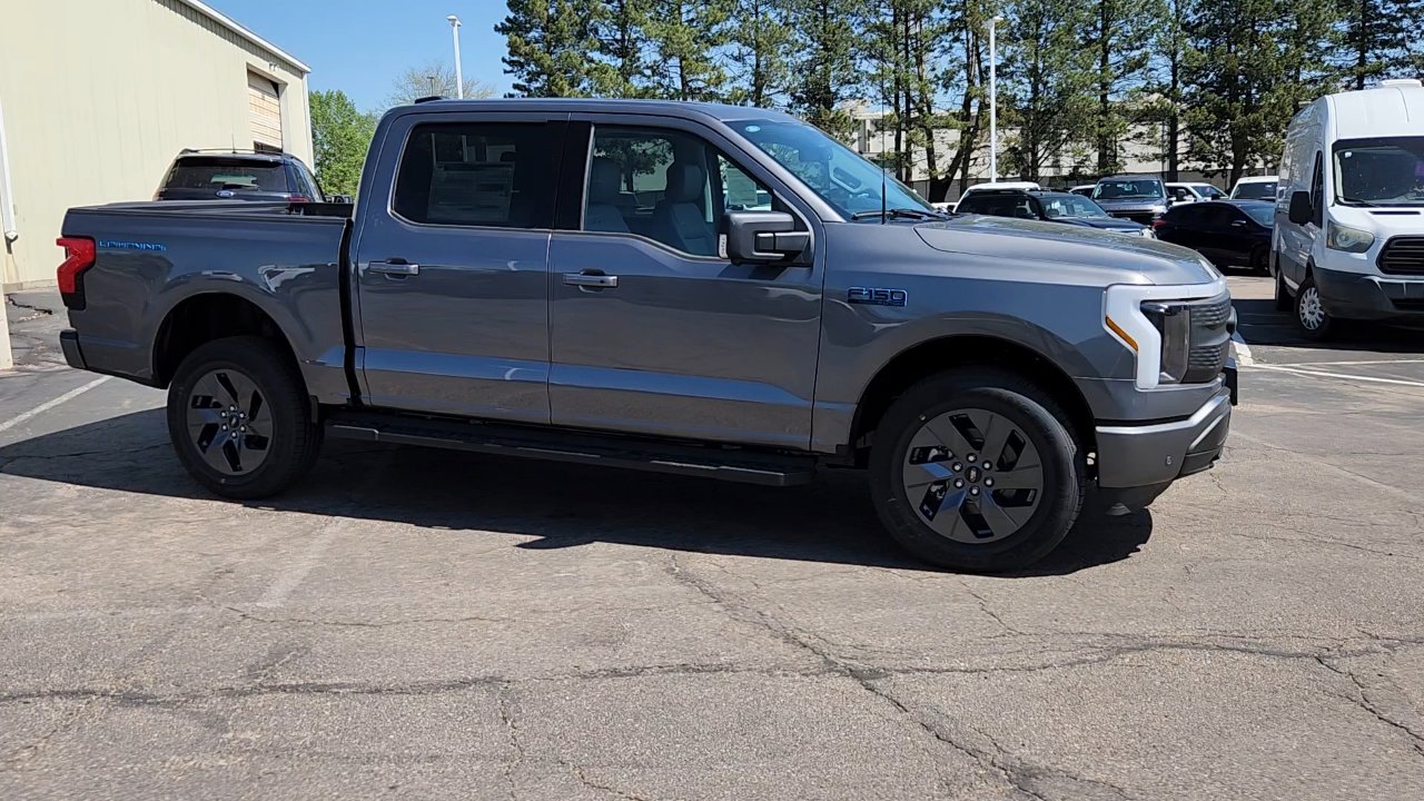 2025 Ford F-150 Lightning photo 10