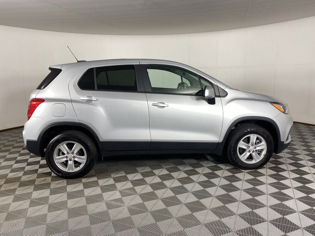 2022 Chevrolet Trax LS photo 8