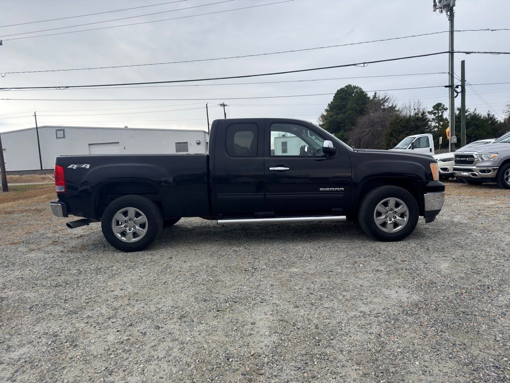 2011 Gmc Sierra 1500 SLE photo 2