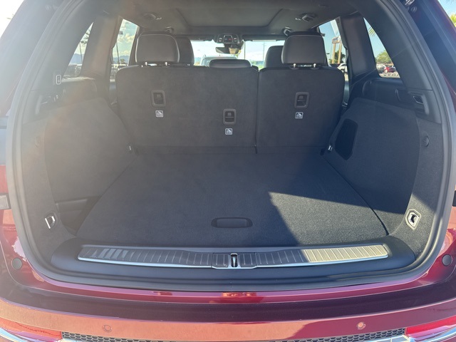 2025 Jeep Grand Cherokee Overland photo 4