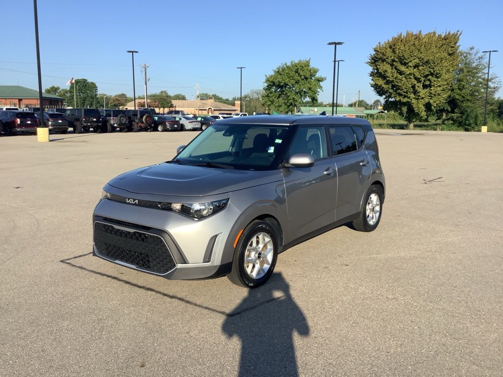 2024 Kia Soul LX photo 3