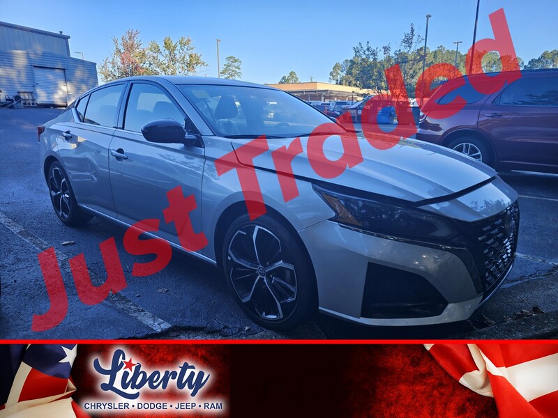 2023 Nissan Altima SR