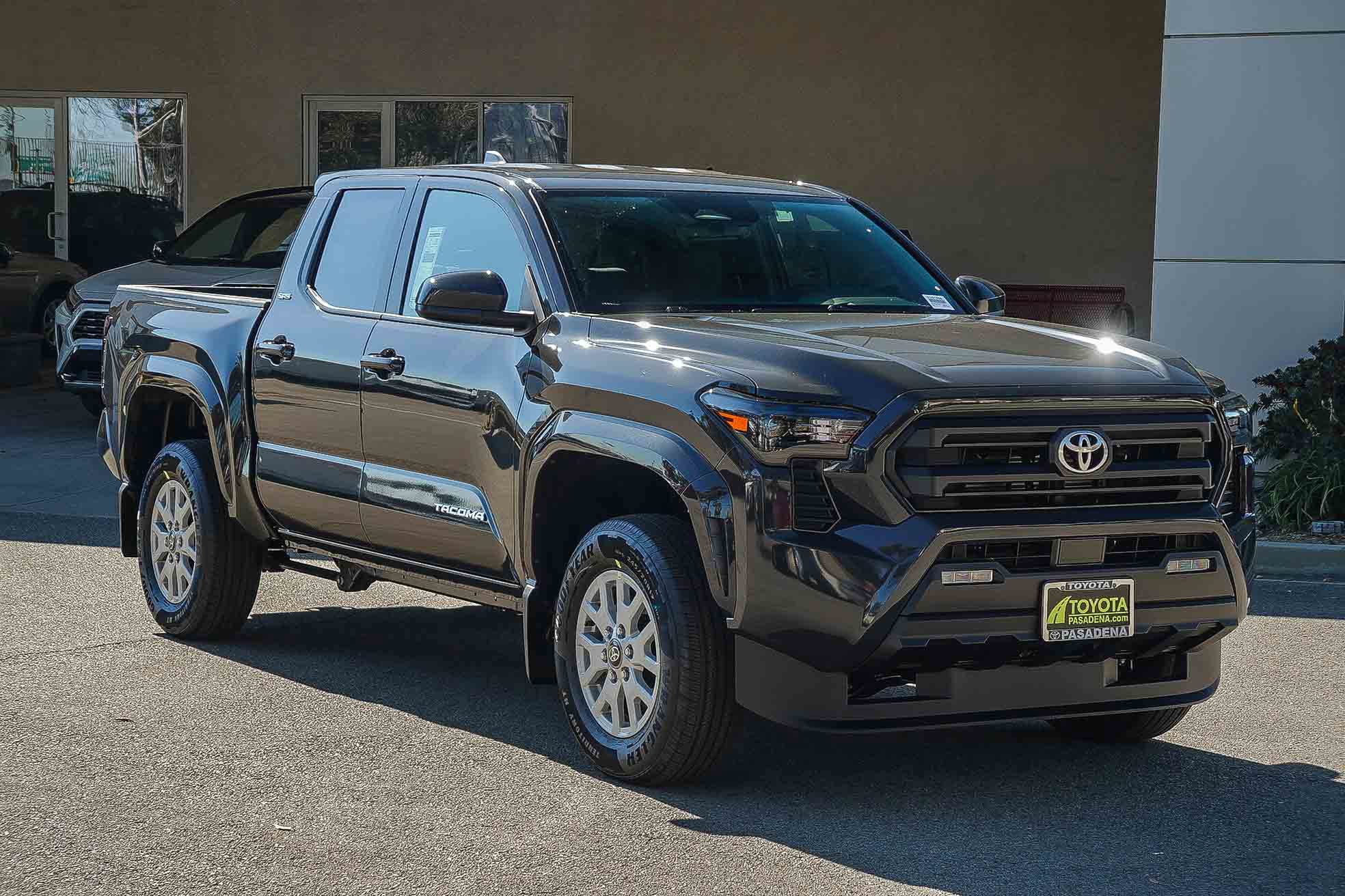 2025 Toyota Tacoma SR5 4x4 photo 3