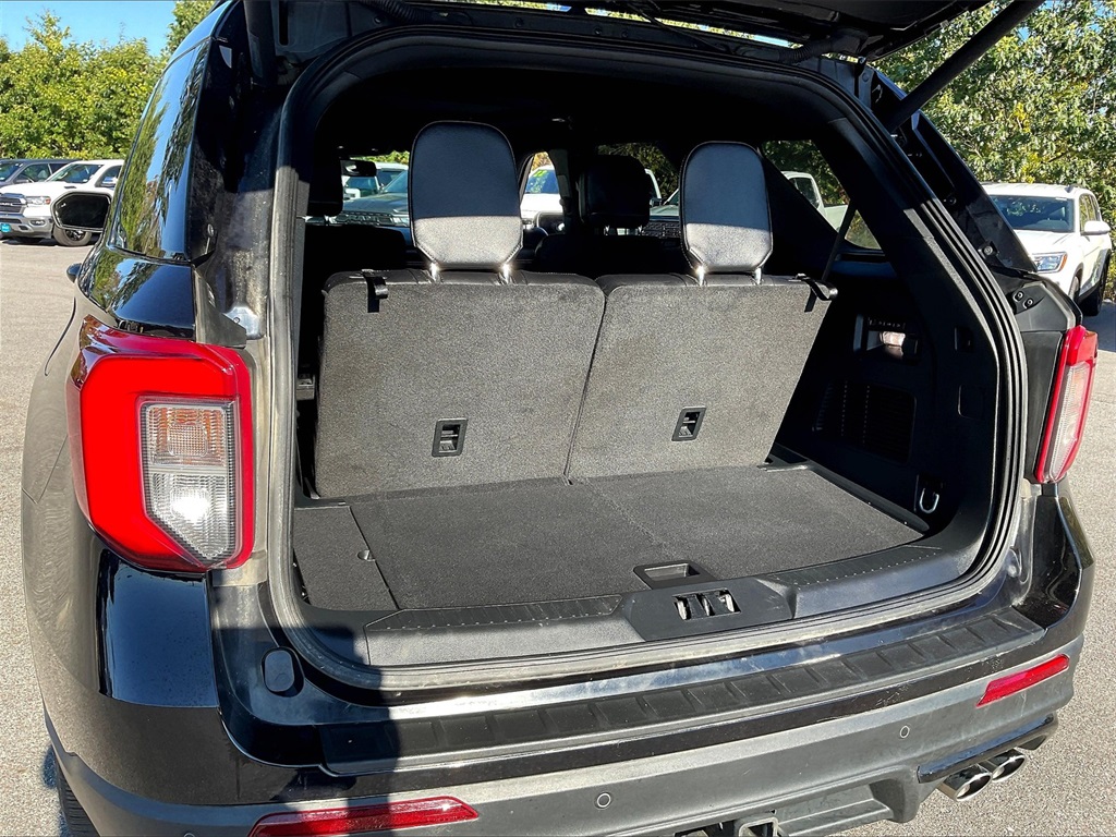 2023 Ford Explorer ST photo 32