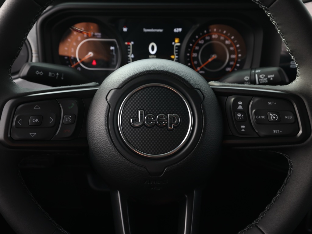 New 2026 Granite Crystal Metallic Clear-Coat Exterior Paint Jeep Sport S image 23