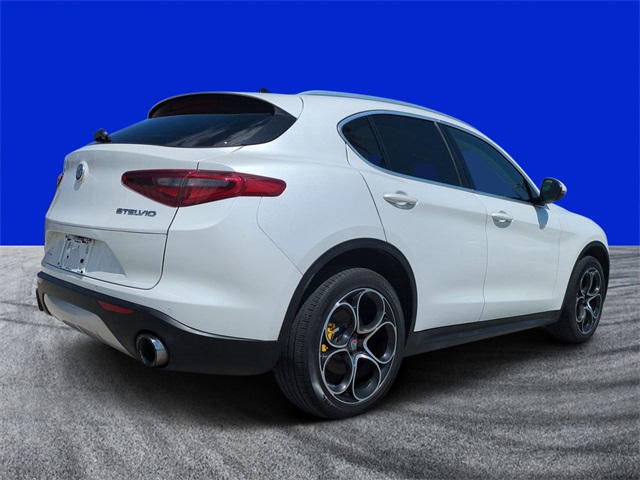 2019 Alfa Romeo Stelvio Ti photo 3