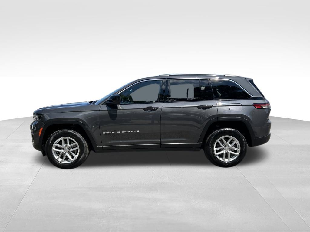 2025 Jeep Grand Cherokee Laredo X photo 3