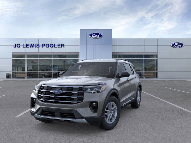 2025 Ford Explorer photo 2