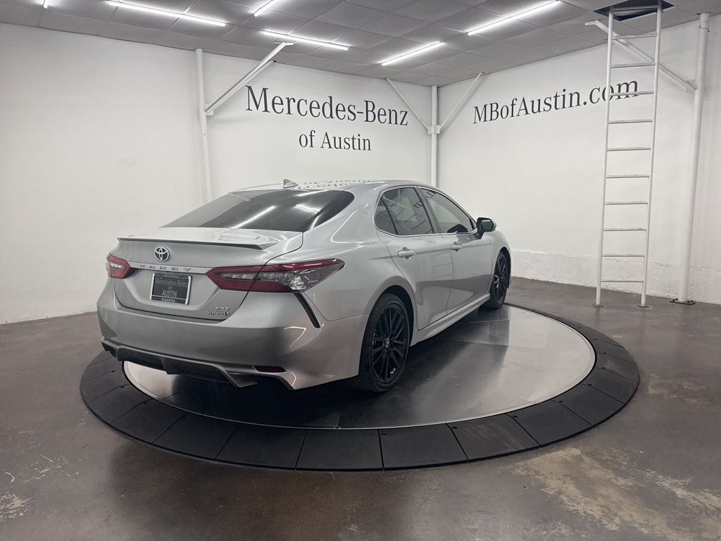 2022 Toyota Camry Hybrid XSE photo 3
