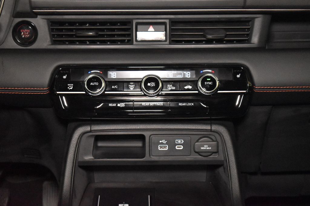 2025 Honda Pilot TrailSport photo 11