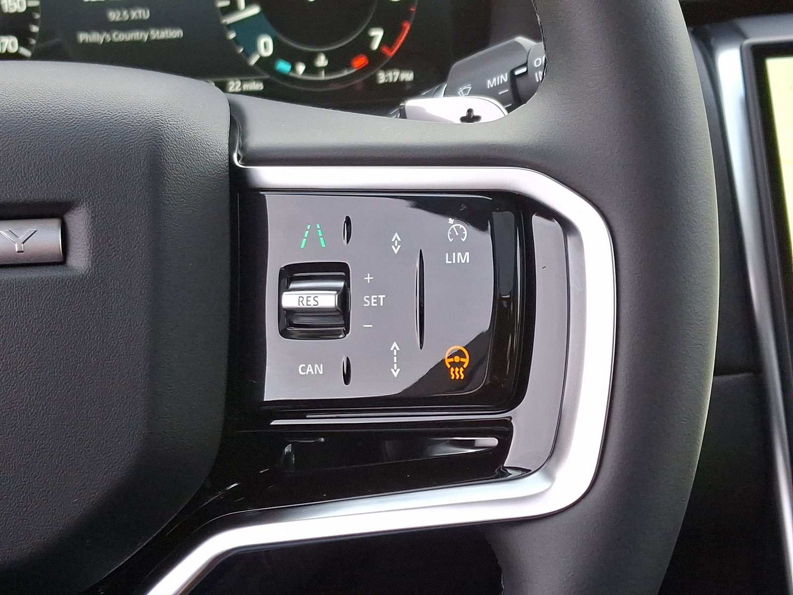 2025 Land Rover Discovery Sport S photo 21