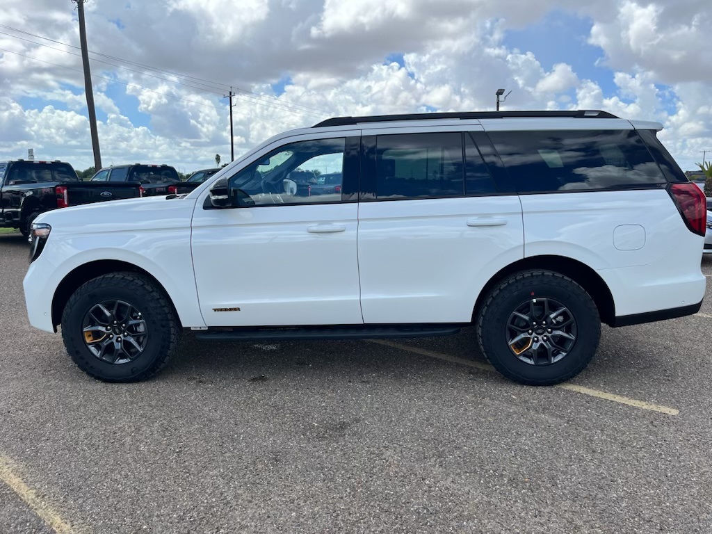 2025 Ford Expedition photo 4