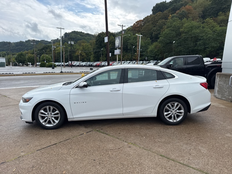 2018 Chevrolet Malibu 1LT photo 2