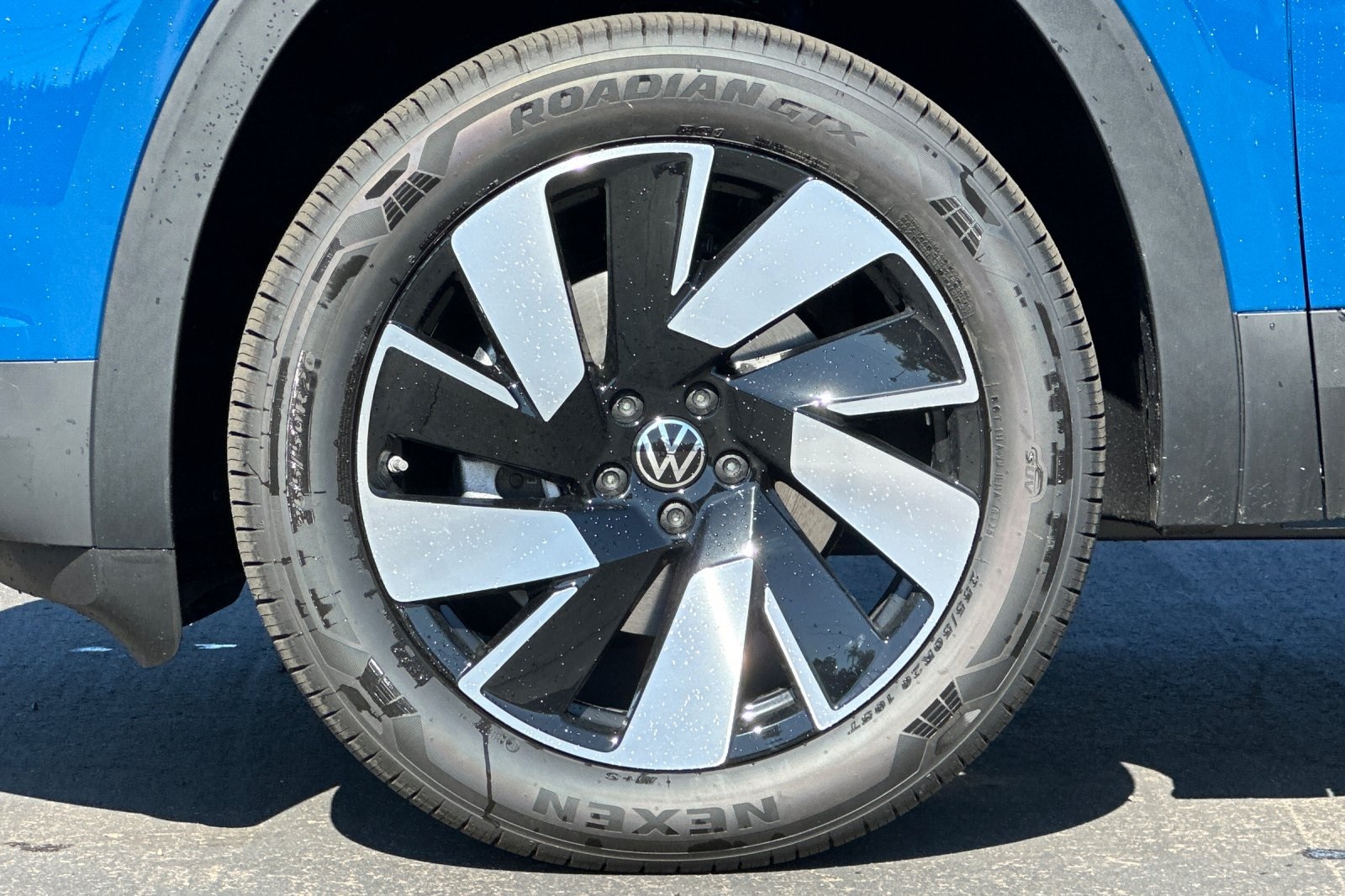 2026 Volkswagen Atlas Cross Sport SE Technology photo 25