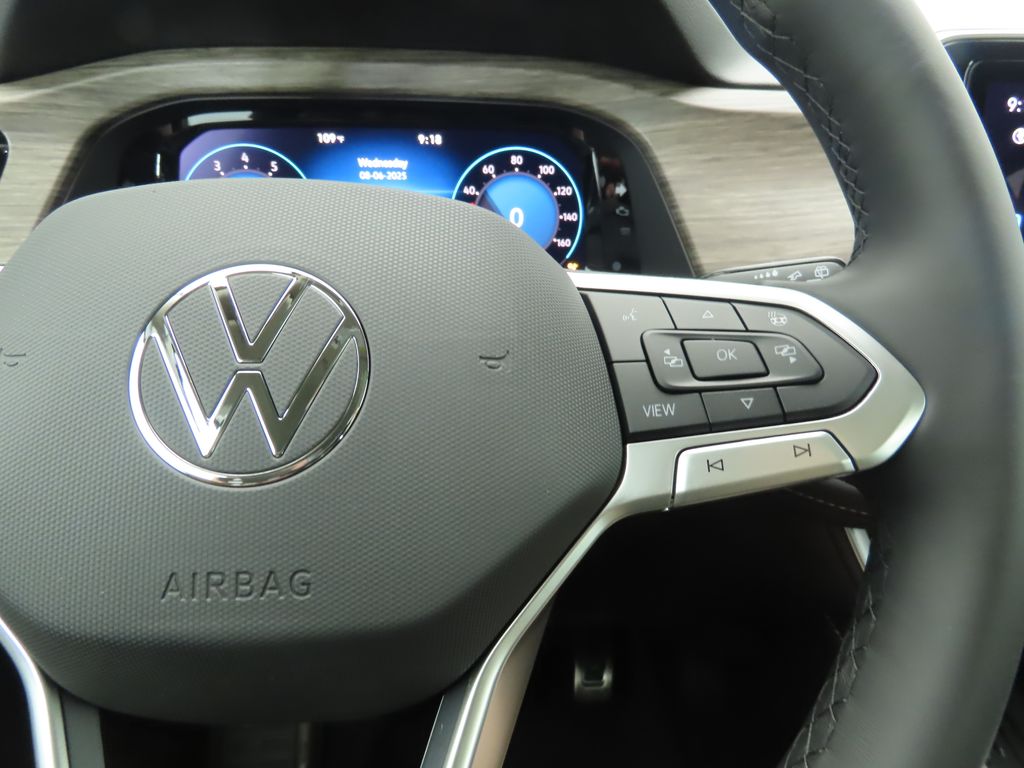 2025 Volkswagen Atlas SEL Premium R-Line photo 12