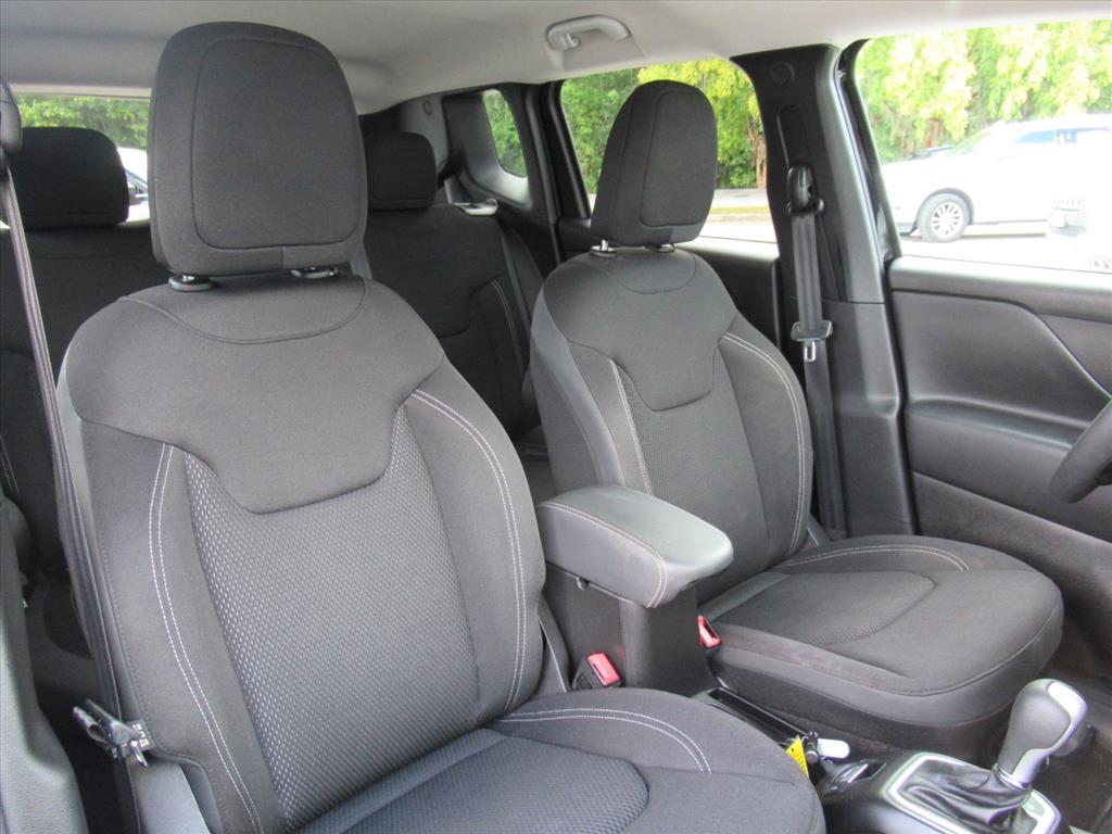 2023 Jeep Renegade Altitude photo 8