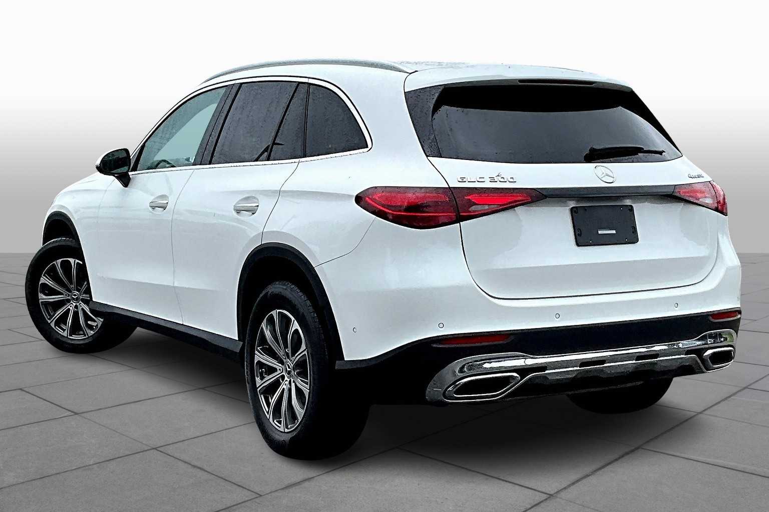 2024 Mercedes Benz GLC 300 4MATIC photo 4