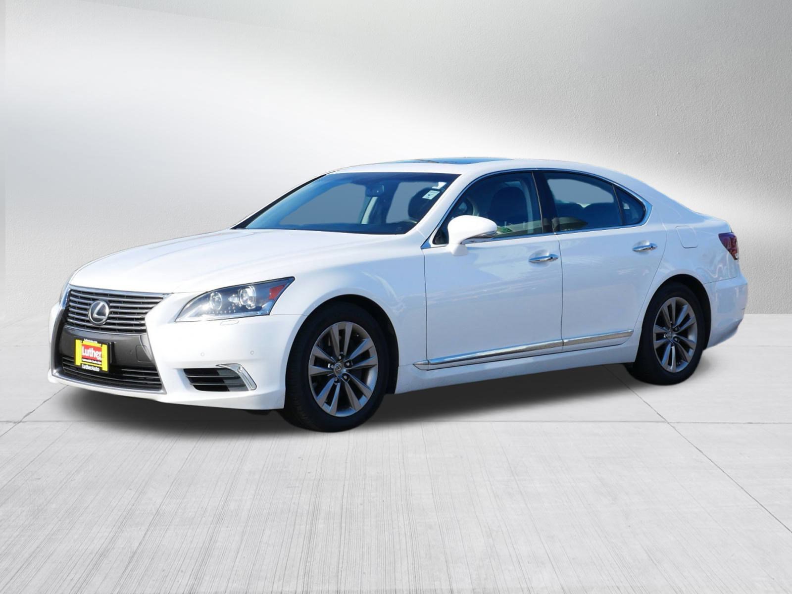 2014 Lexus LS 460 AWD photo 3