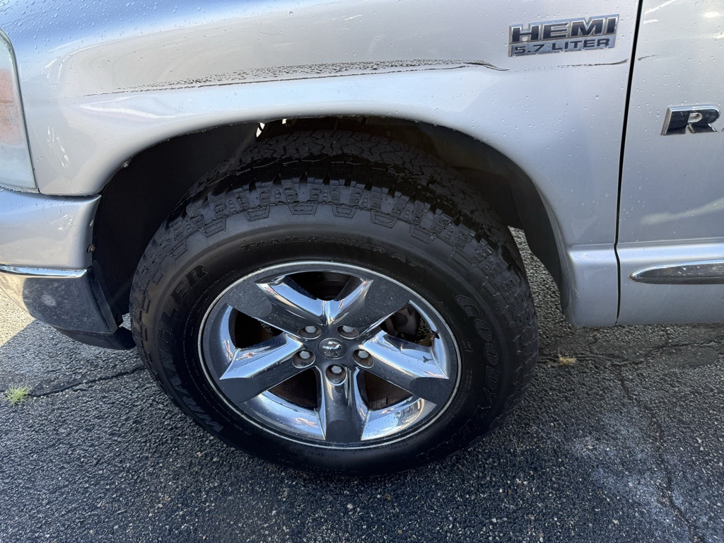 2008 Dodge Ram SLT photo 2