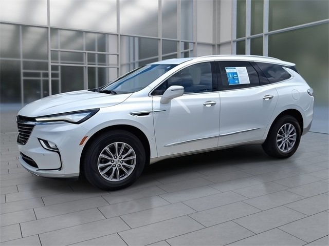 2023 Buick Enclave Essence's photo