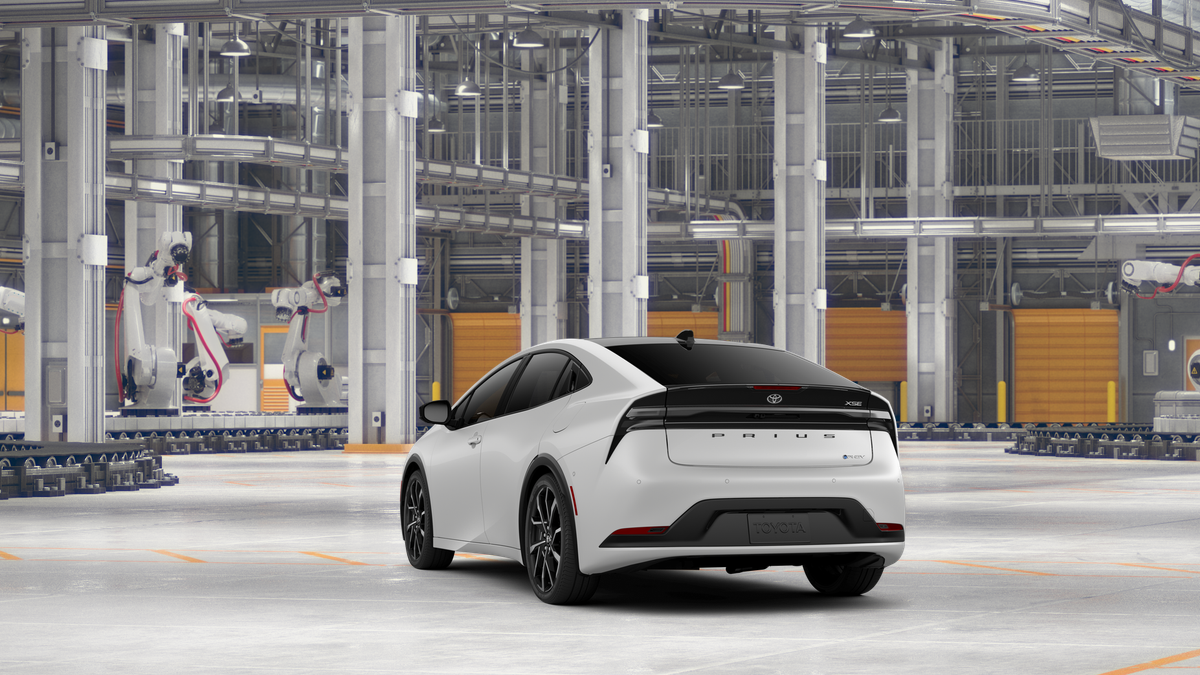 2026 Toyota Prius Plug-in Hybrid XSE Premium photo 7