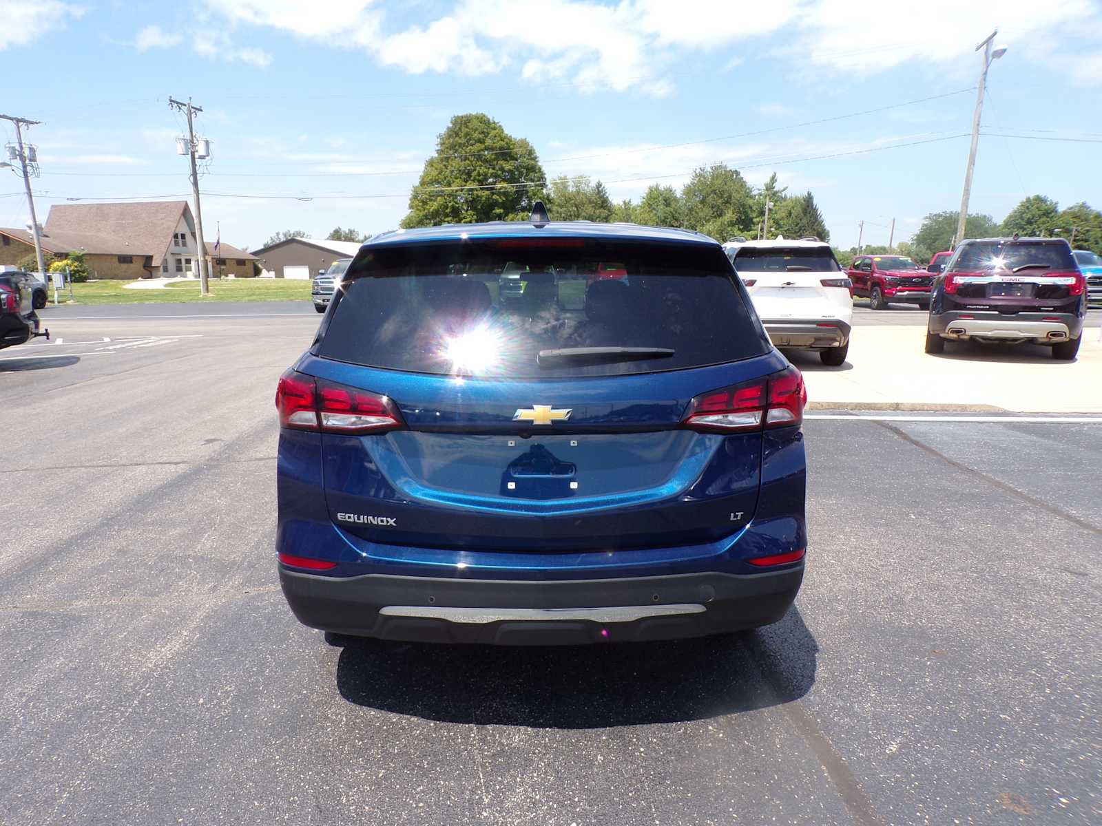 2022 Chevrolet Equinox LT photo 2