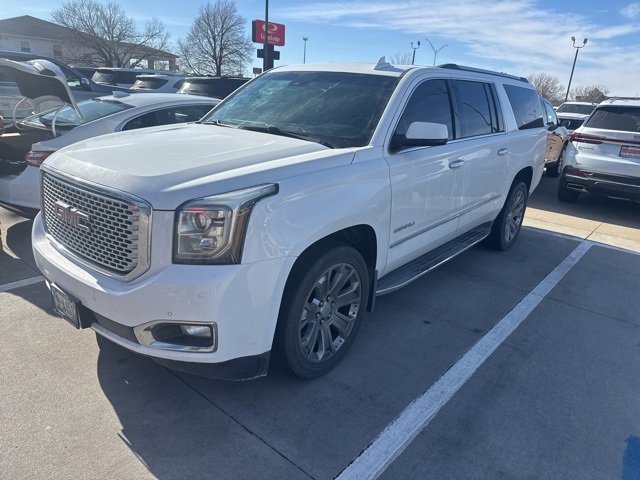 2016 GMC Yukon XL Denali's photo