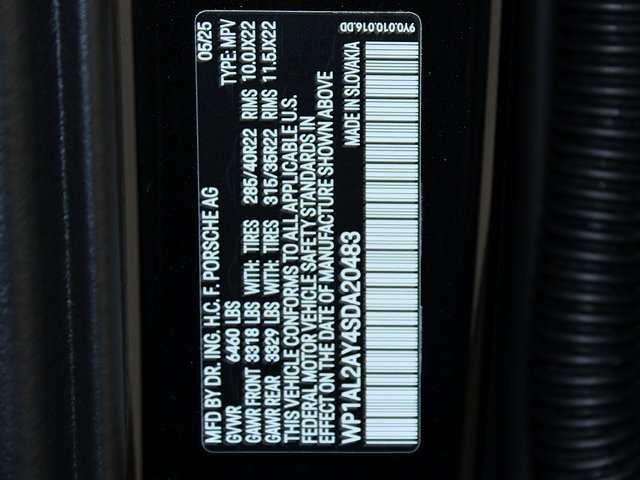 2025 Porsche Cayenne S photo 28