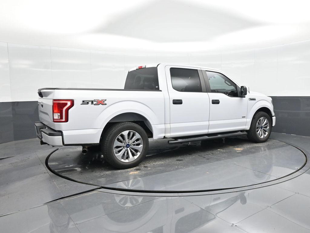 2017 Ford F-150 XLT photo 4