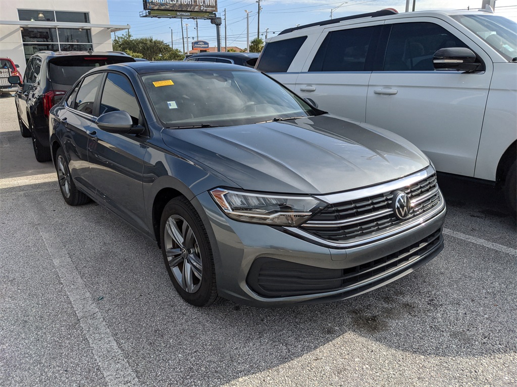 2024 Volkswagen Jetta SE photo 4