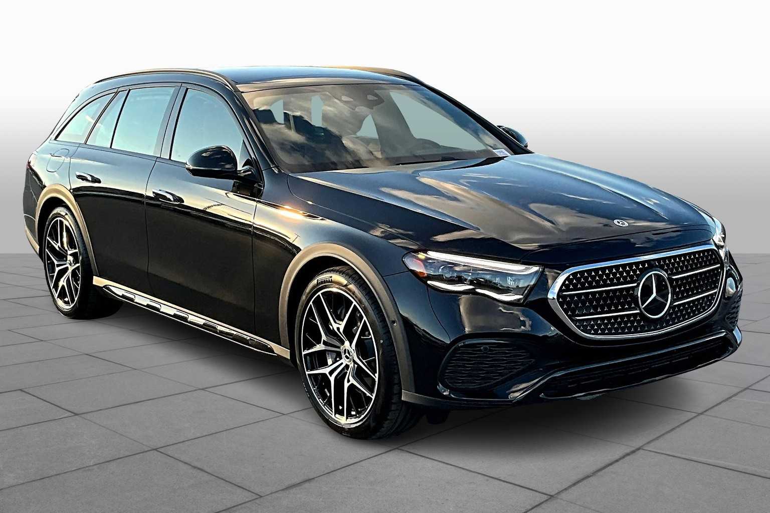 2026 Mercedes Benz E 450 4MATIC All-Terrain Wagon photo 2
