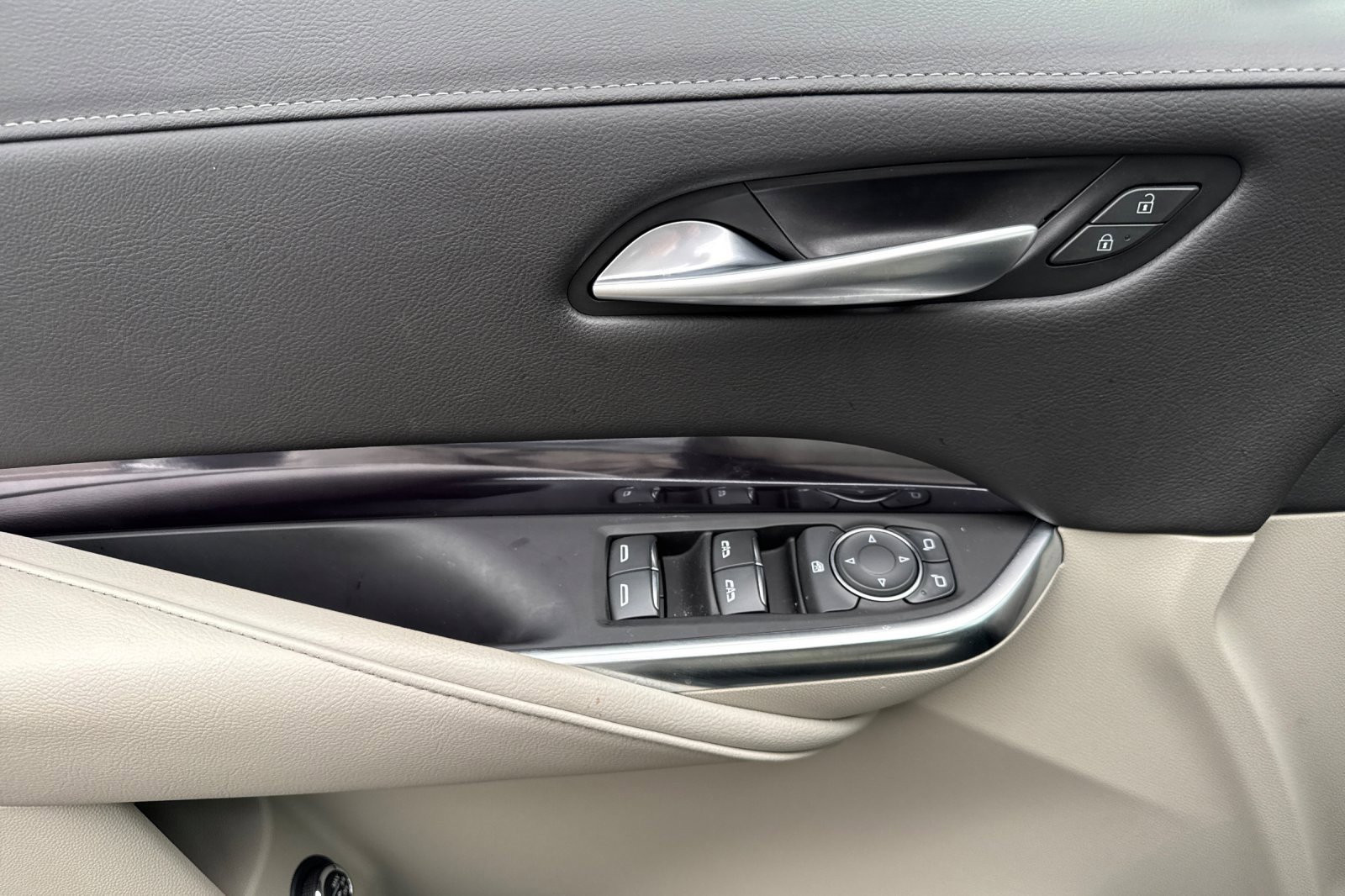 2023 Cadillac XT4 Luxury photo 10